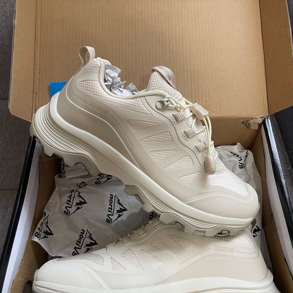 NORTIV 8 Hiking Shoes - never worn!
